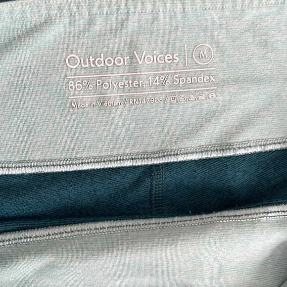 Outdoor Voices Set: High neck bra and tri tone legging - Picture 5 of 5